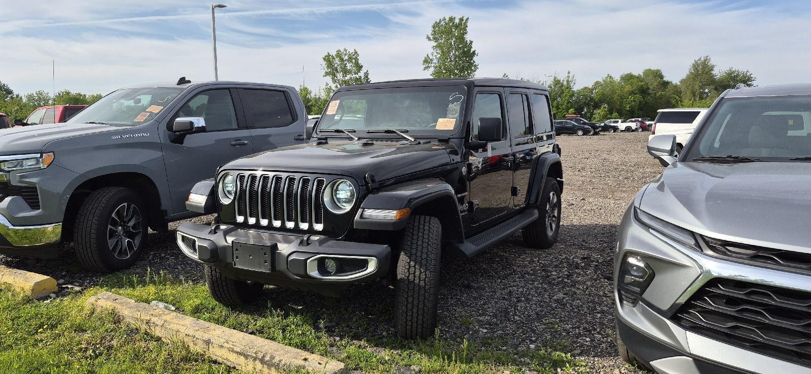 2023 Jeep Wrangler Sahara's photo