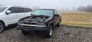2000 Chevrolet S10 LS
