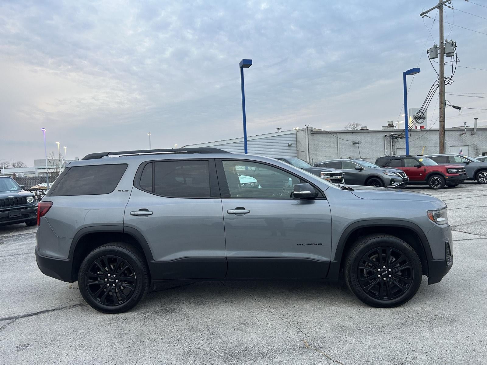2022 GMC Acadia SLE