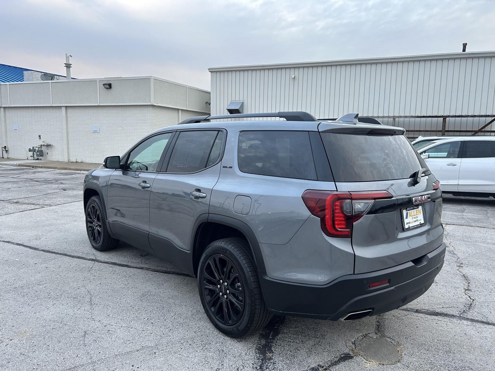 2022 GMC Acadia SLE