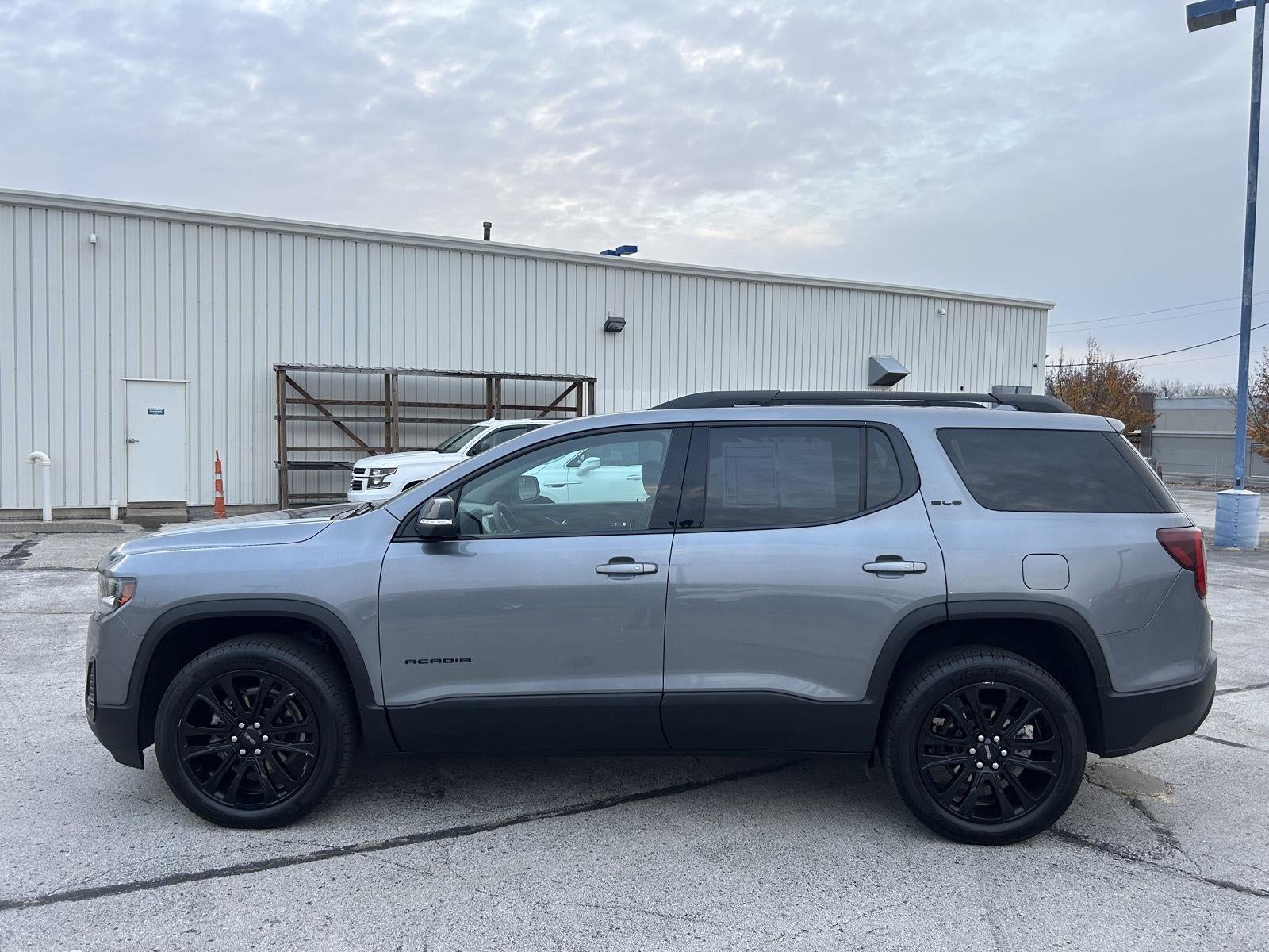 2022 GMC Acadia SLE