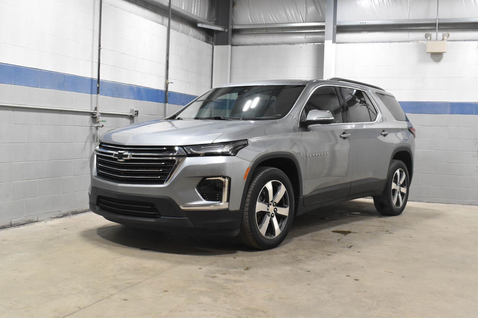 2023 Chevrolet Traverse LT Leather