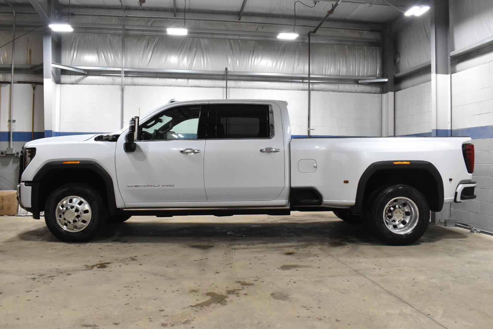 2026 GMC Sierra 3500 HD Denali Ultimate DRW