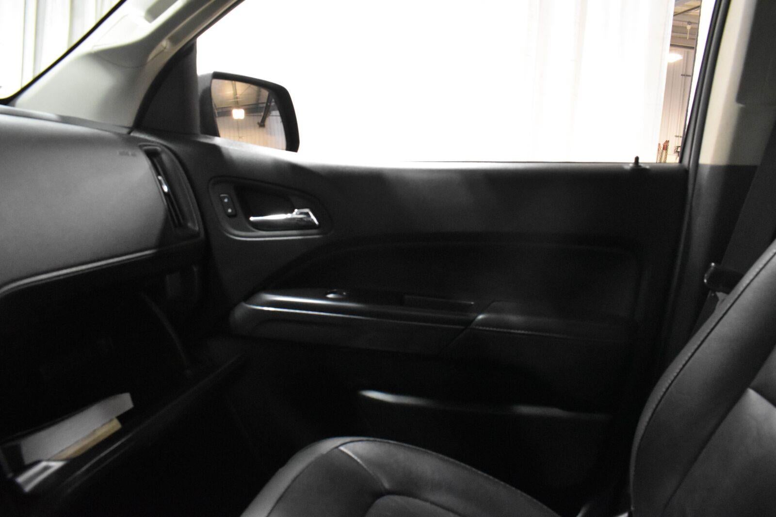 2022 GMC Canyon AT4 - Leather
