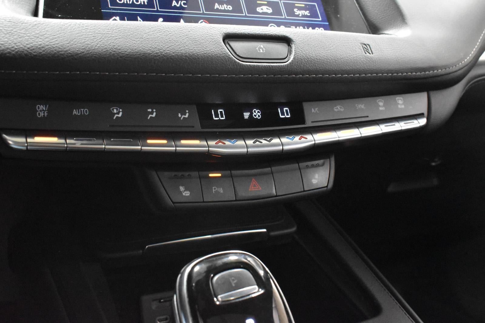 2021 Cadillac XT4 FWD Premium Luxury