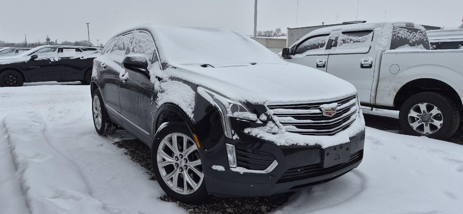 Used 2018 Cadillac XT5 Luxury with VIN 1GYKNDRS8JZ100389 for sale in Monroe, MI