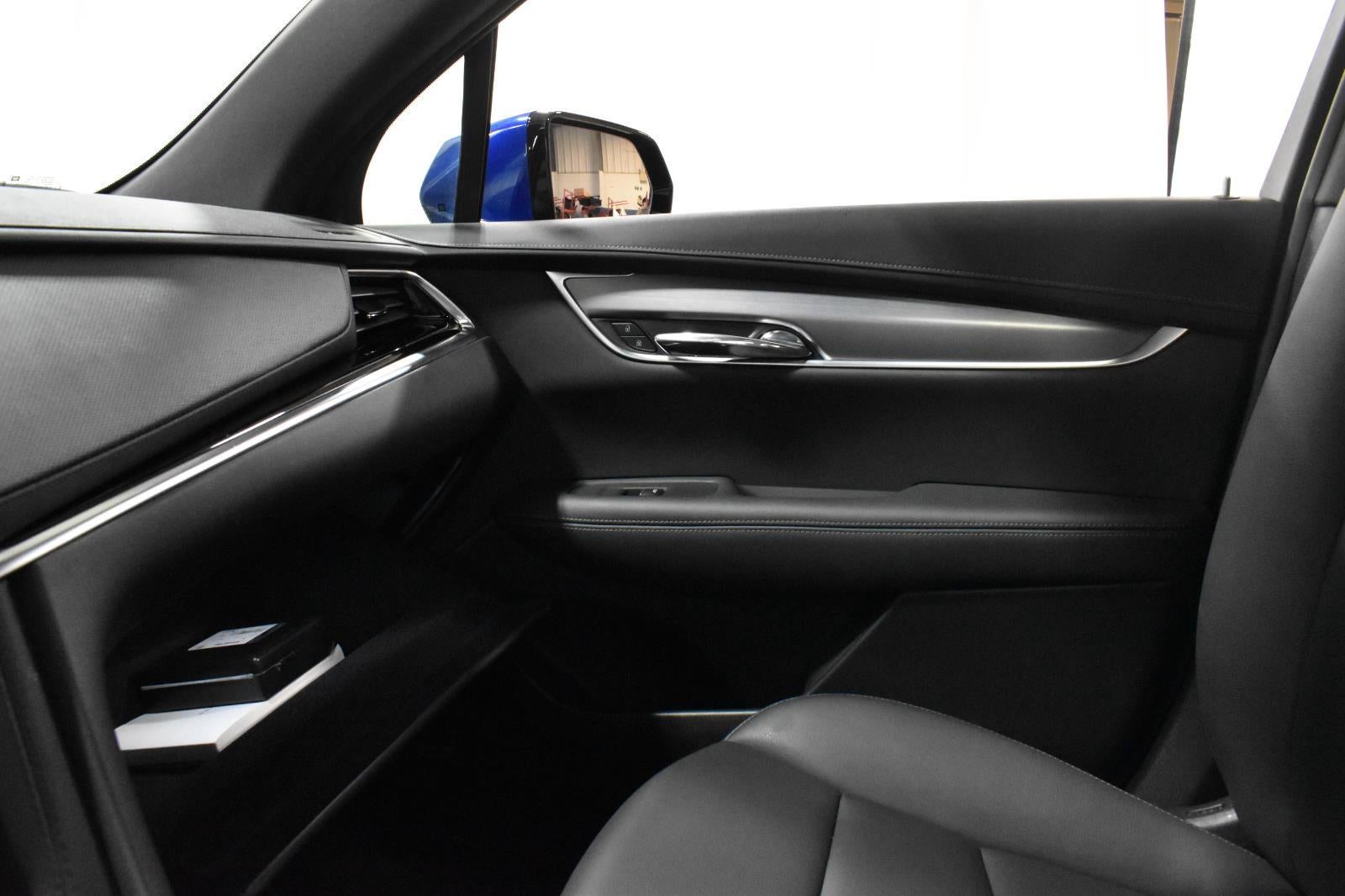 2025 Cadillac XT6 Luxury