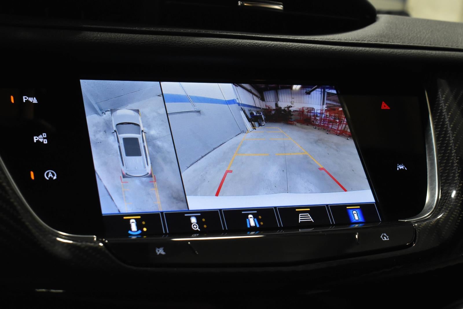 2025 Cadillac XT6 Sport