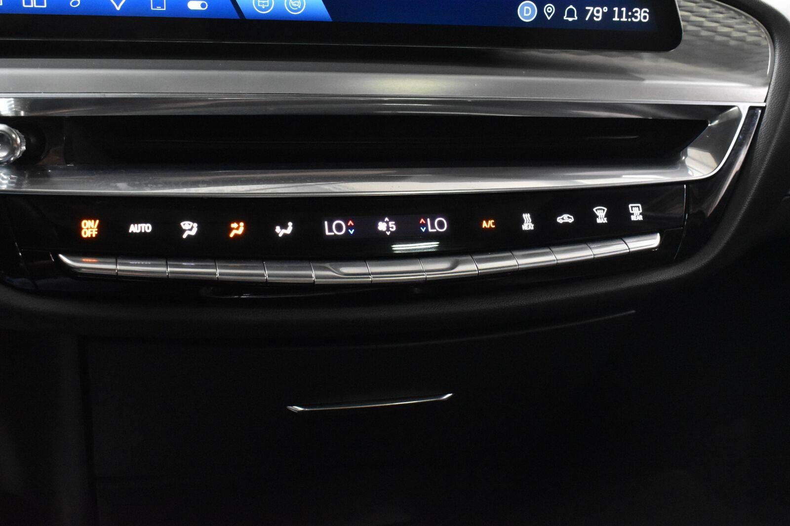 2024 Cadillac LYRIQ Luxury 1