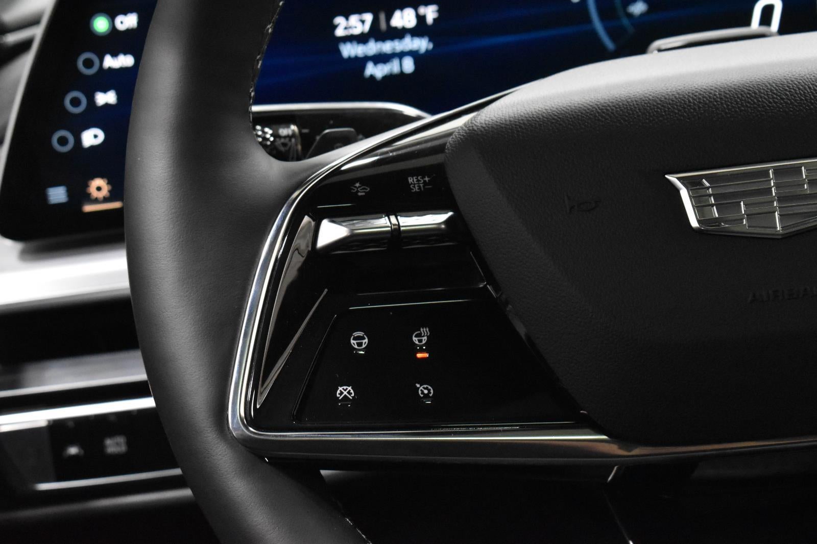 2024 Cadillac LYRIQ Luxury 2