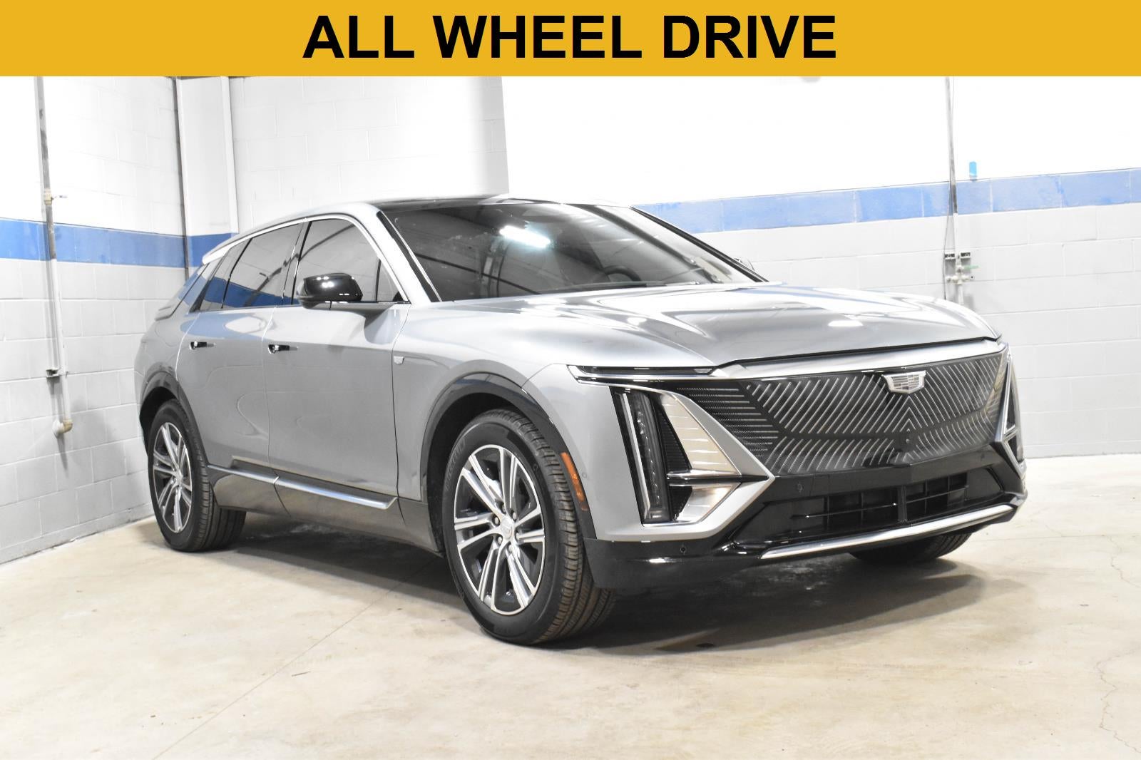 2024 Cadillac LYRIQ Luxury 2