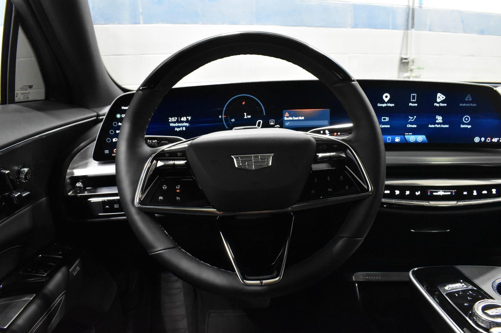 2024 Cadillac LYRIQ Luxury 2