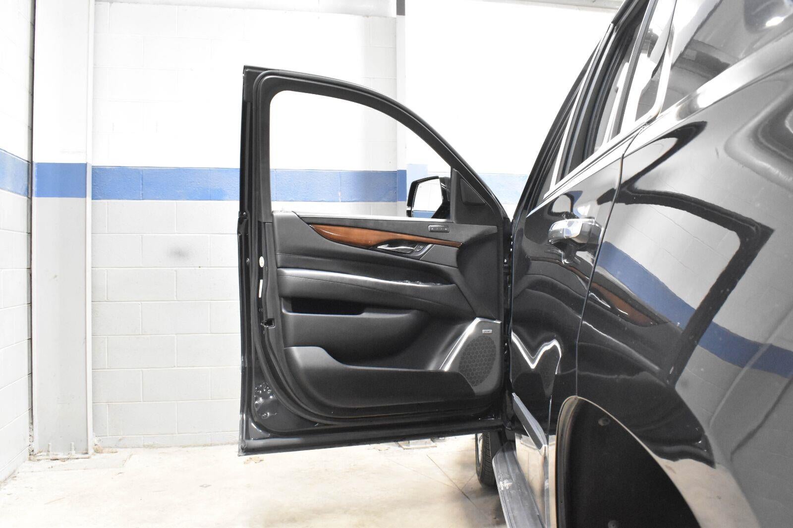 2019 Cadillac Escalade Luxury
