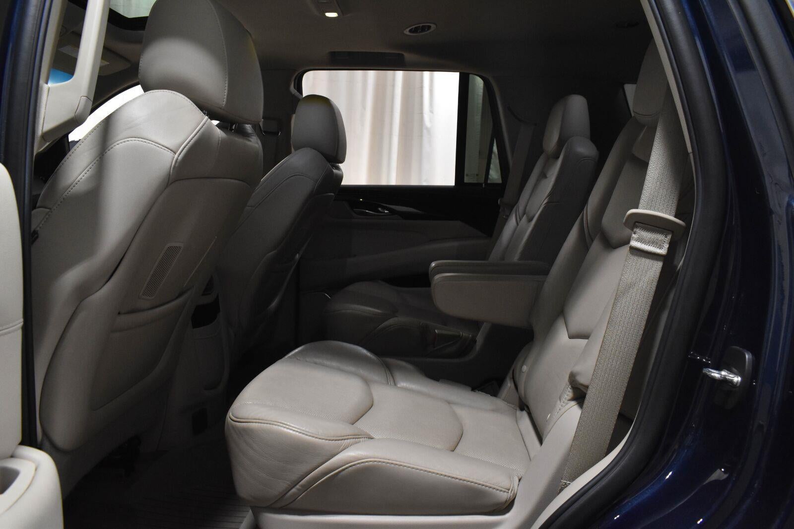 2018 Cadillac Escalade Luxury
