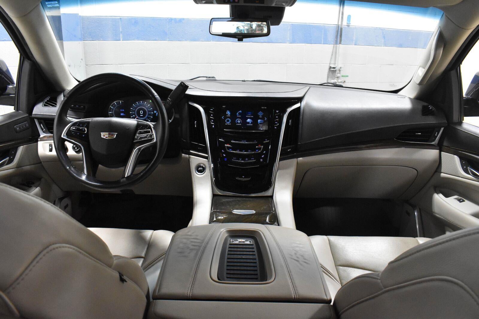 2018 Cadillac Escalade Luxury