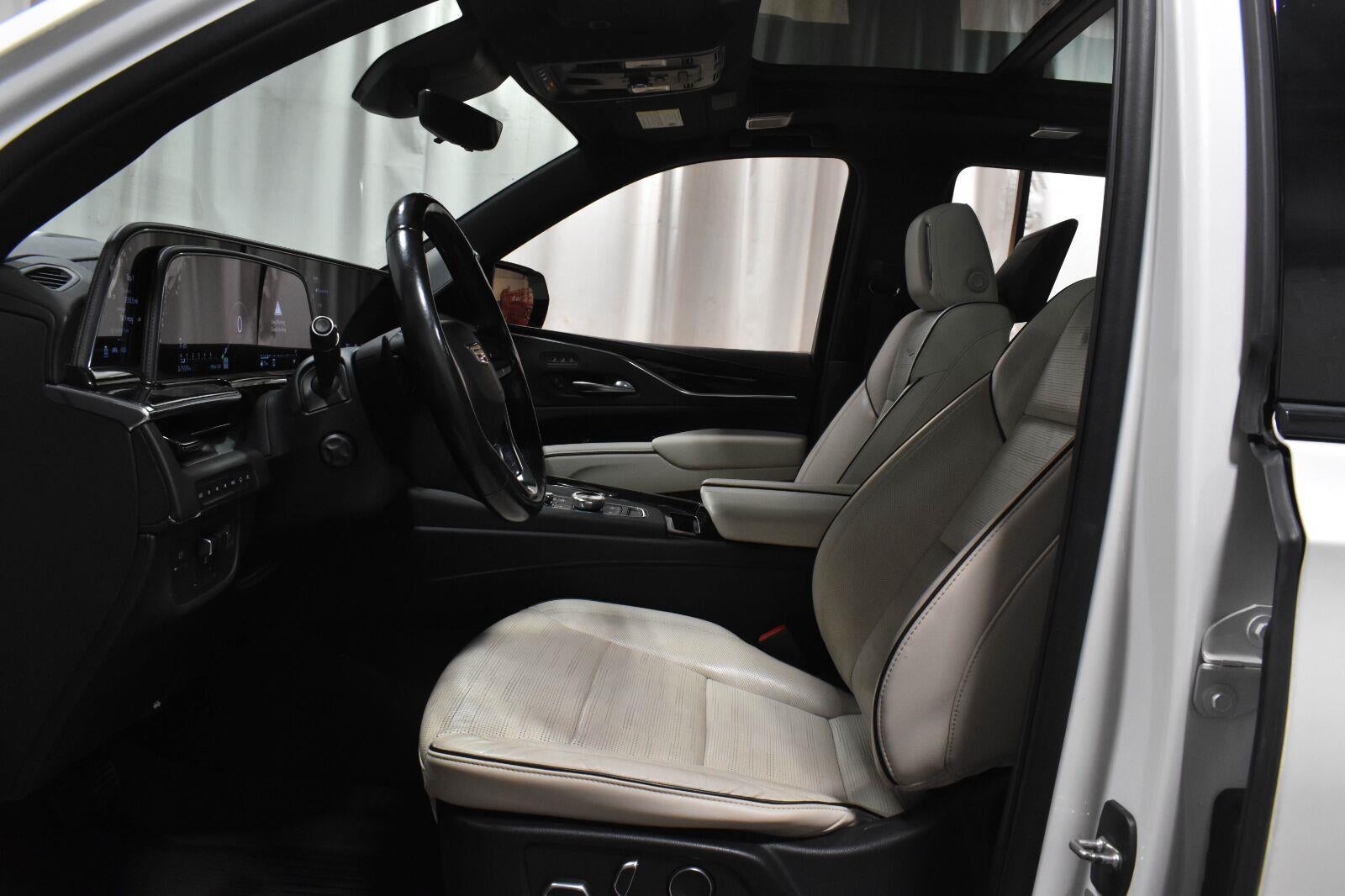 2022 Cadillac Escalade Sport