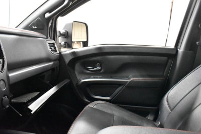 2021 Nissan TITAN Crew Cab PRO-4X 4x4
