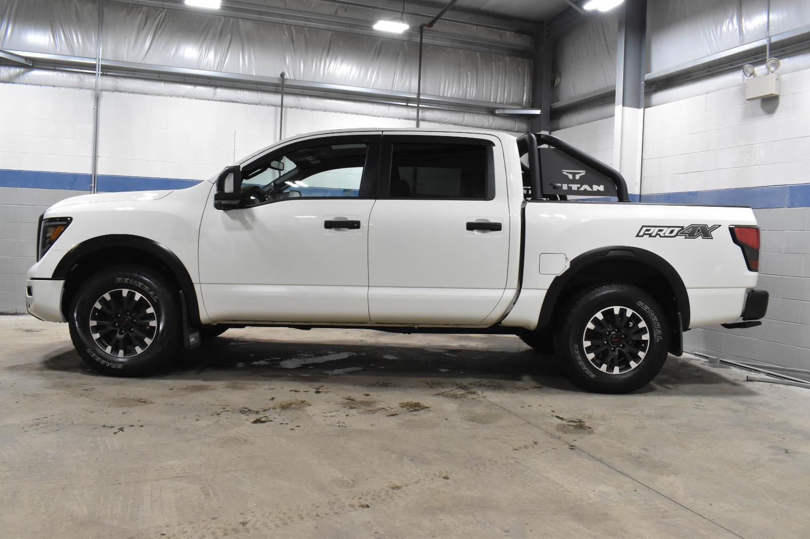 2021 Nissan TITAN Crew Cab PRO-4X 4x4