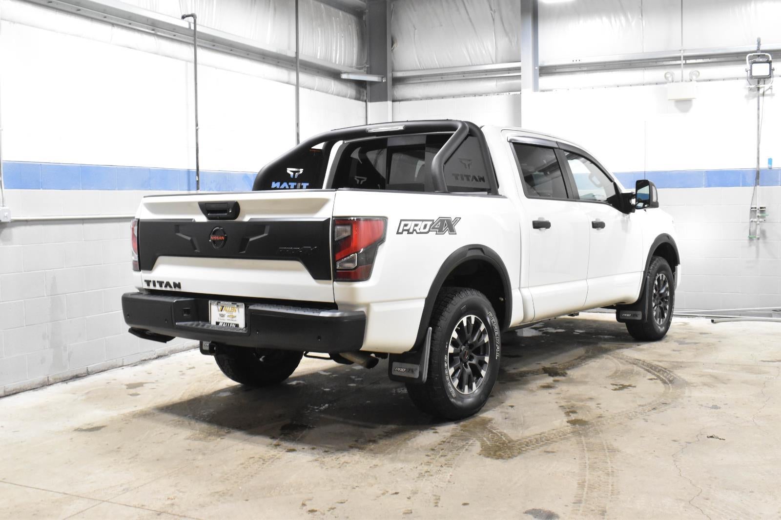 2021 Nissan TITAN Crew Cab PRO-4X 4x4