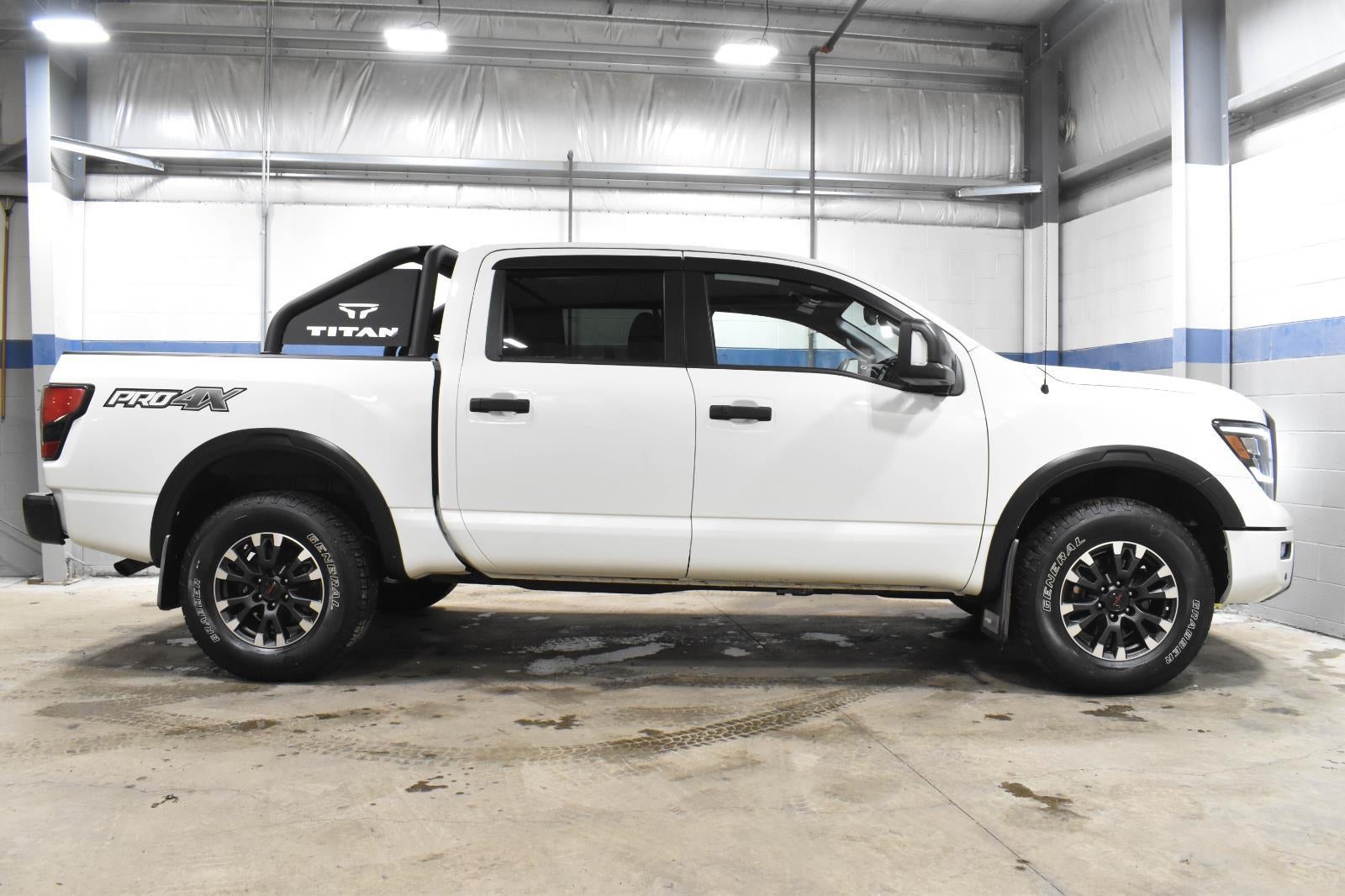 2021 Nissan TITAN Crew Cab PRO-4X 4x4