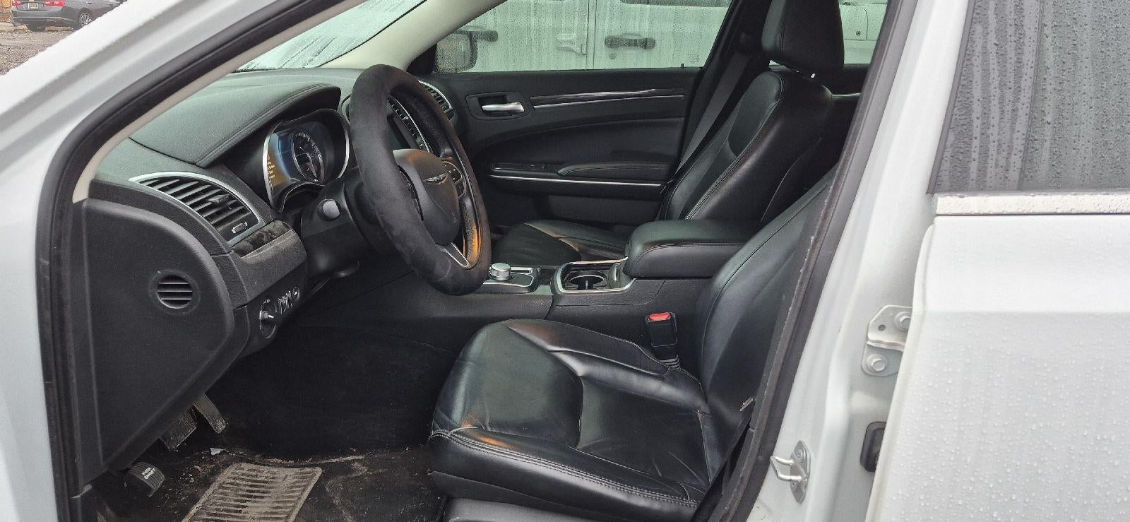 2019 Chrysler 300 Touring L