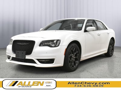 2023 Chrysler 300 Touring L