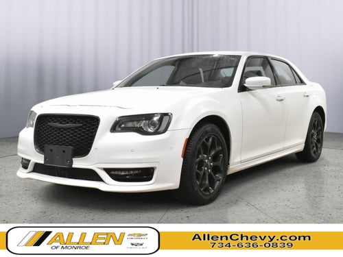 2023 Chrysler 300 Touring L