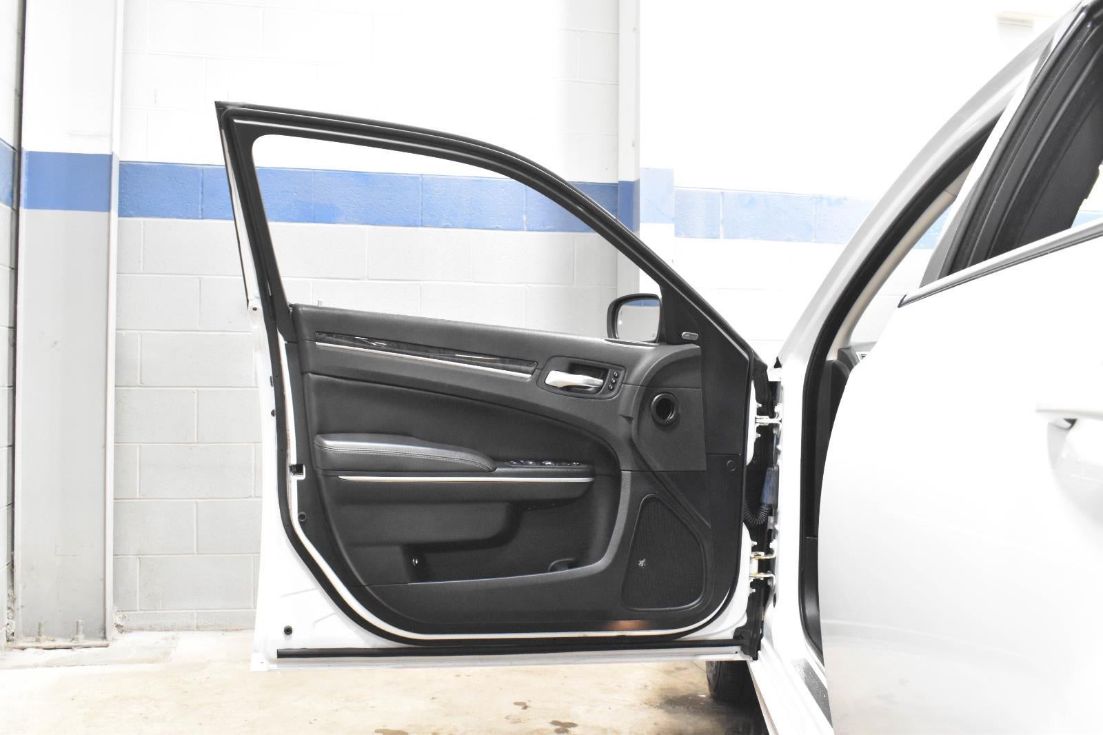 2023 Chrysler 300 Touring L