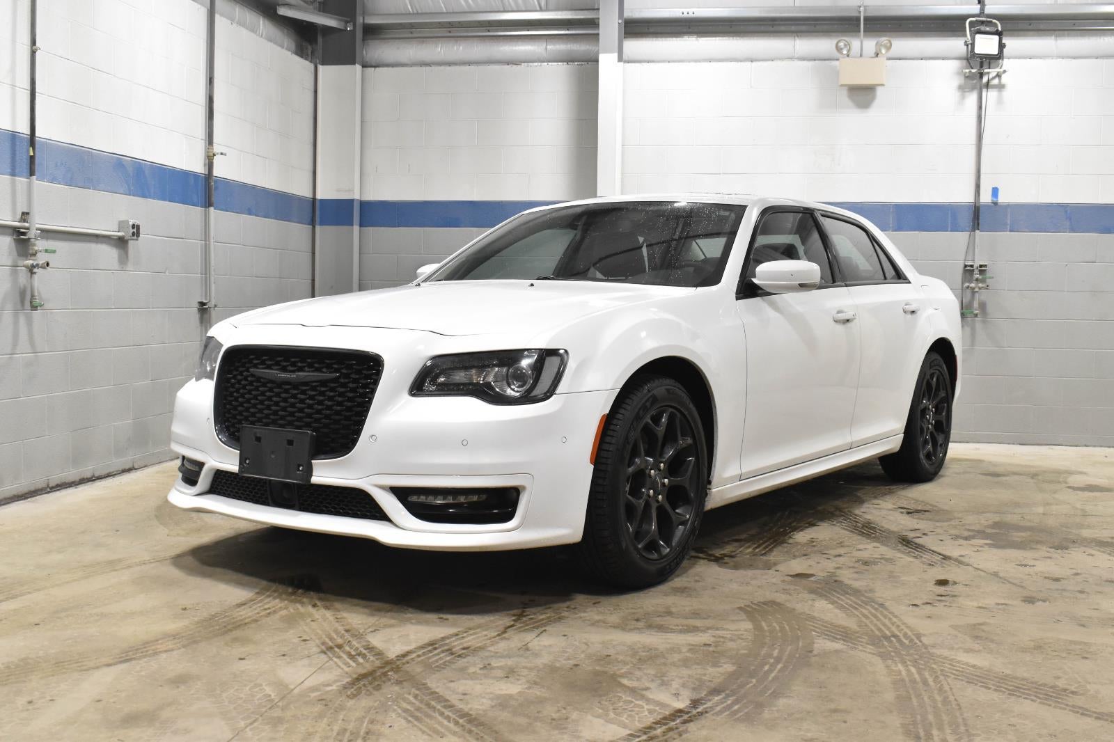 2023 Chrysler 300 Touring L