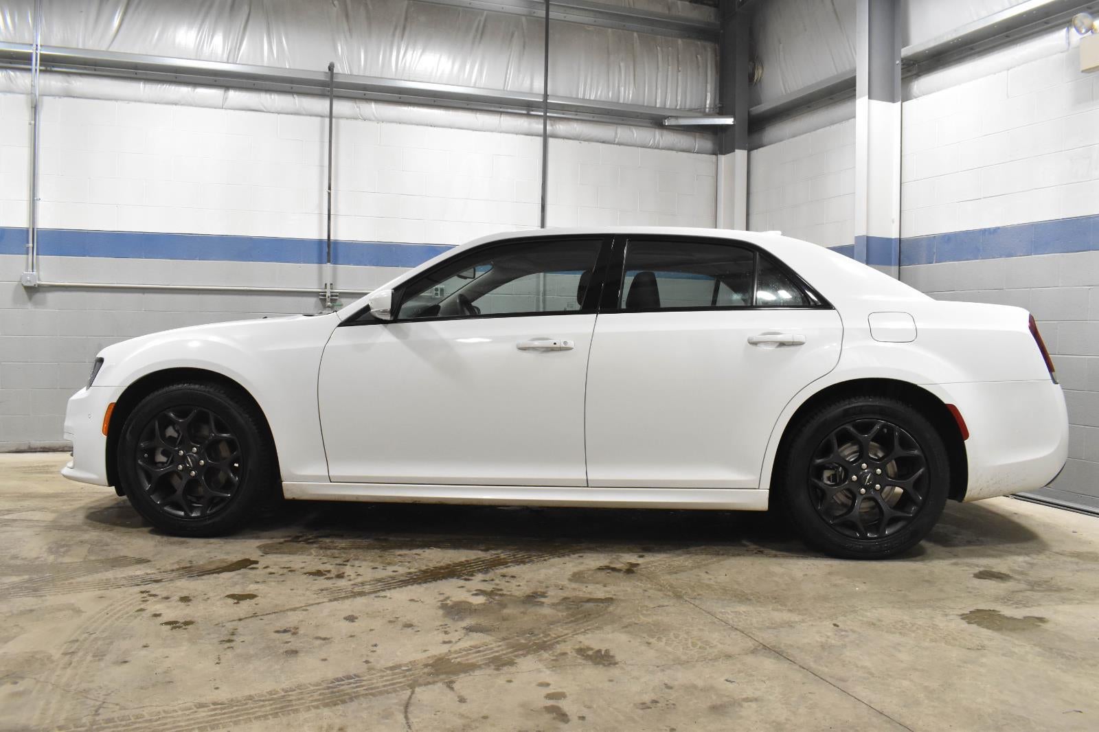 2023 Chrysler 300 Touring L