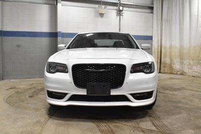 2023 Chrysler 300 Touring L
