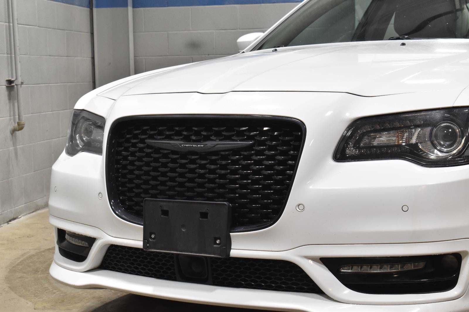 2023 Chrysler 300 Touring L