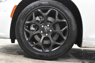 2023 Chrysler 300 Touring L