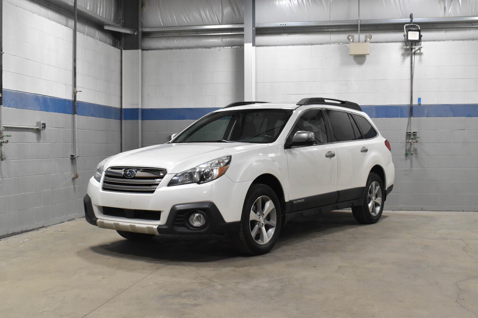 Used 2014 Subaru Outback 2.5i Limited with VIN 4S4BRCPC2E3269280 for sale in Monroe, MI