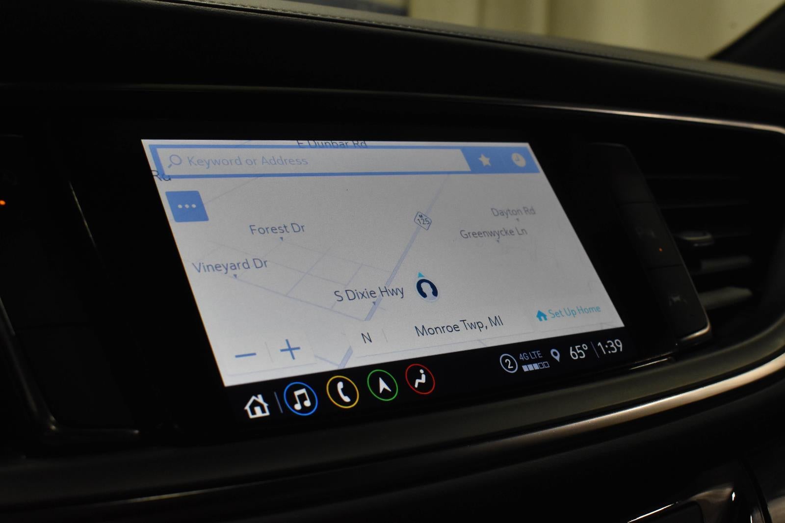 2024 Buick Enclave Essence