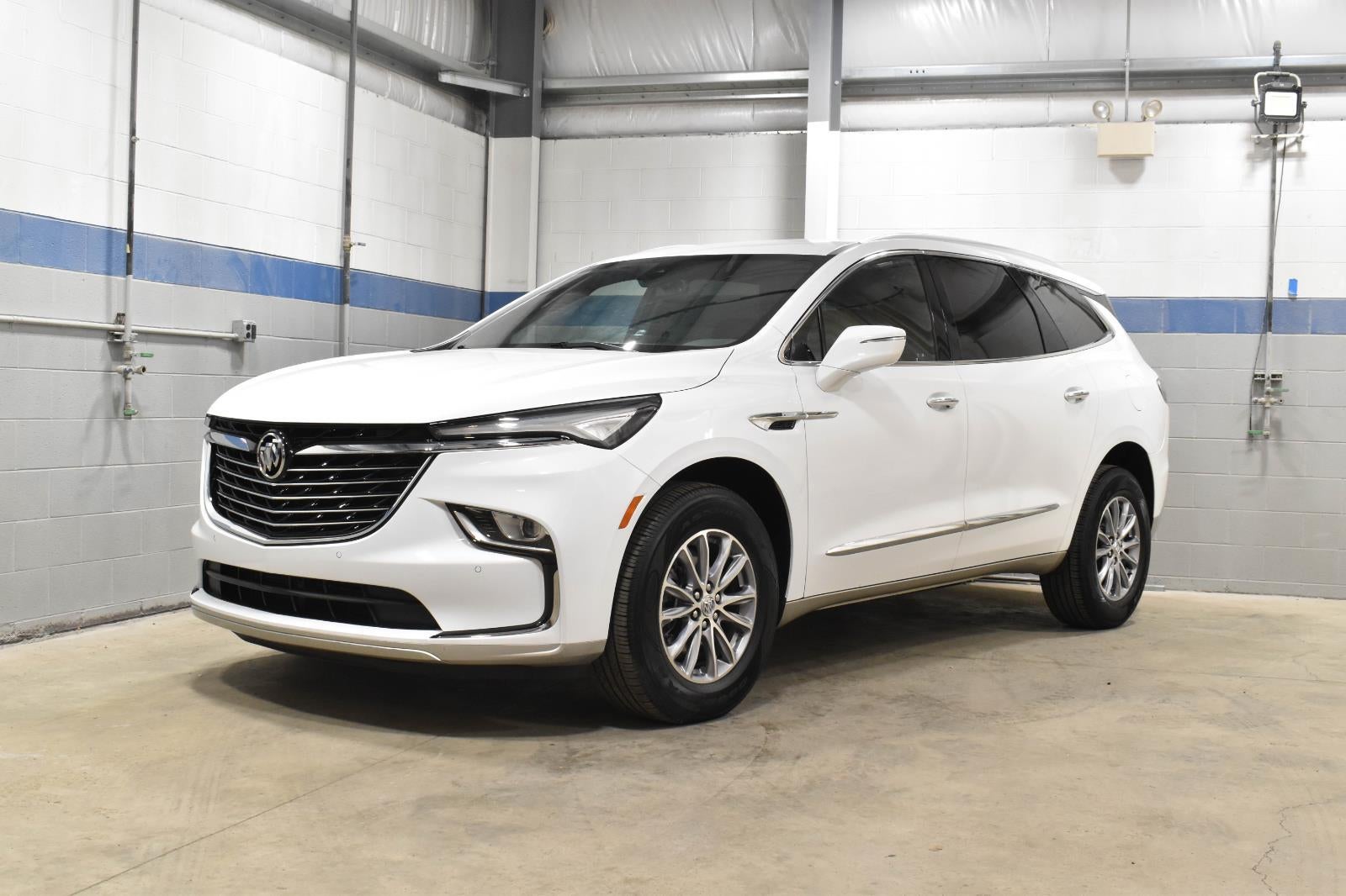 2023 Buick Enclave Essence