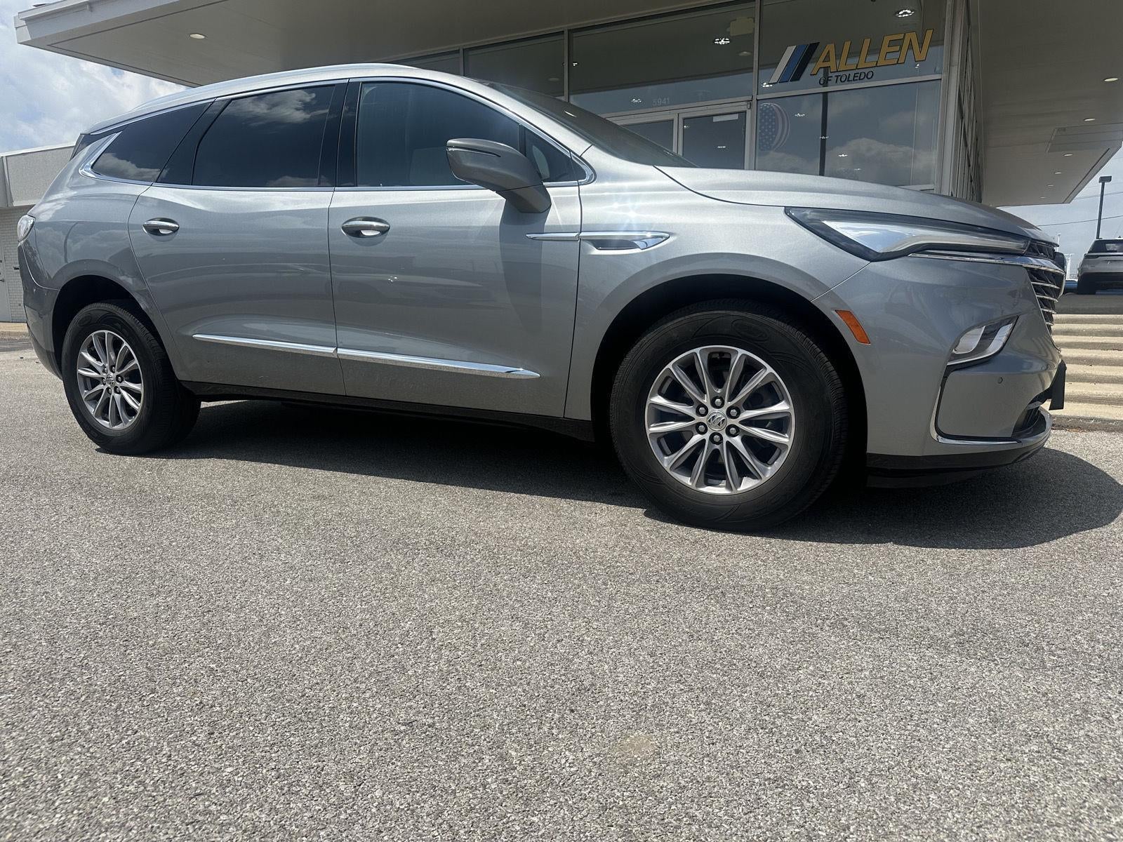 2023 Buick Enclave Essence