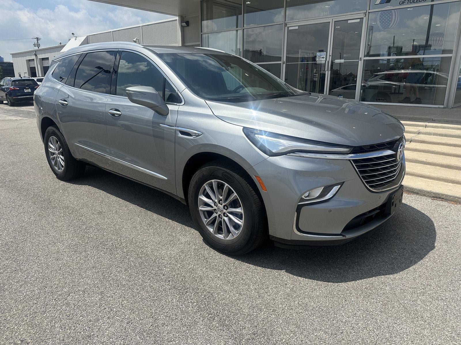 2023 Buick Enclave Essence