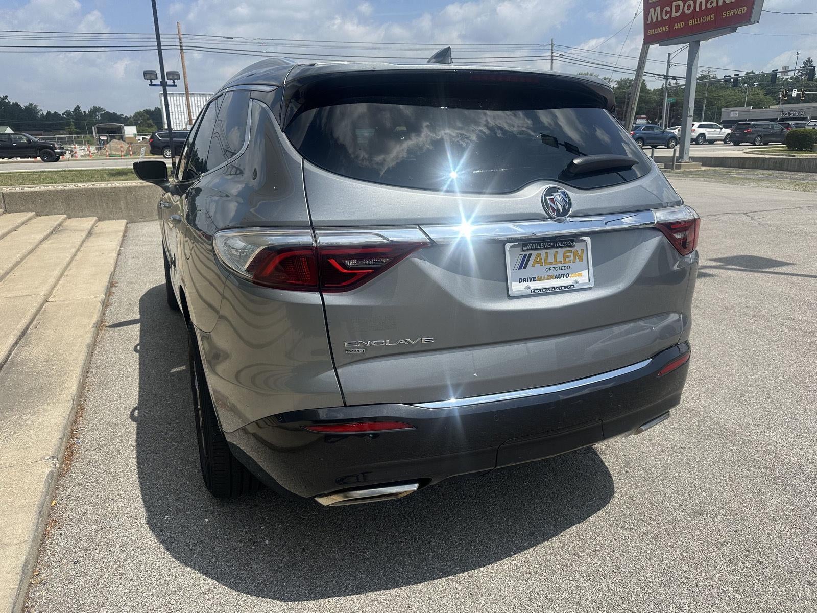 2023 Buick Enclave Essence