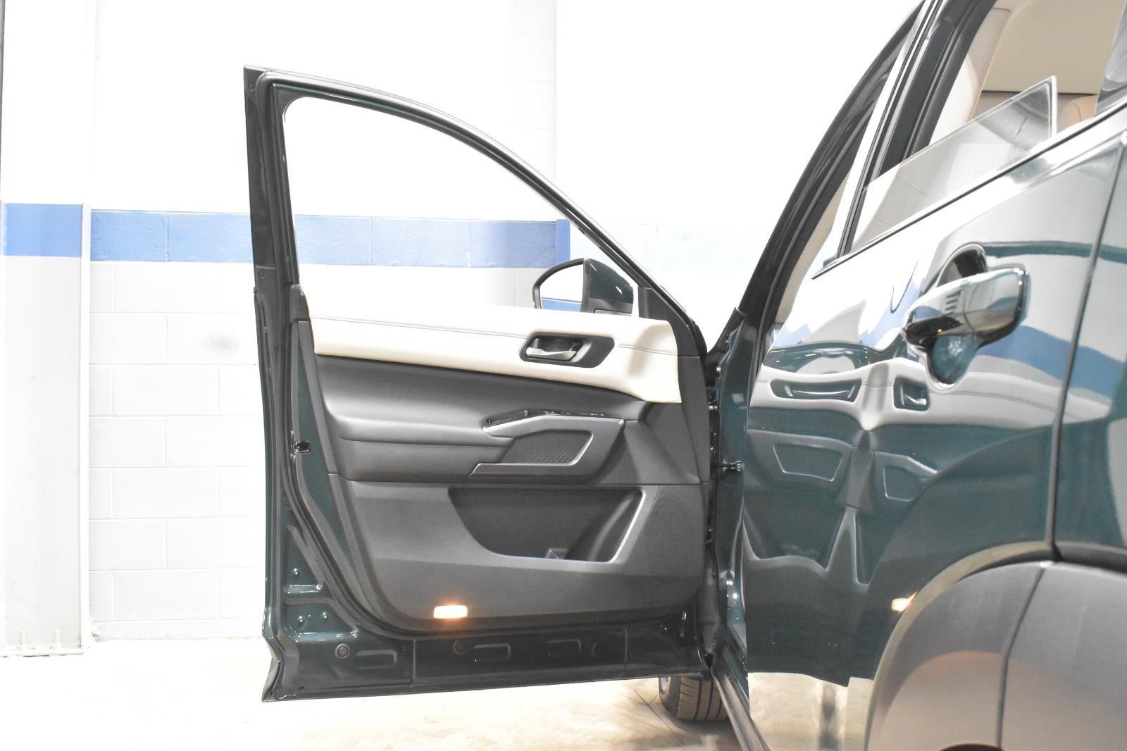 2022 Nissan Pathfinder SL 4WD