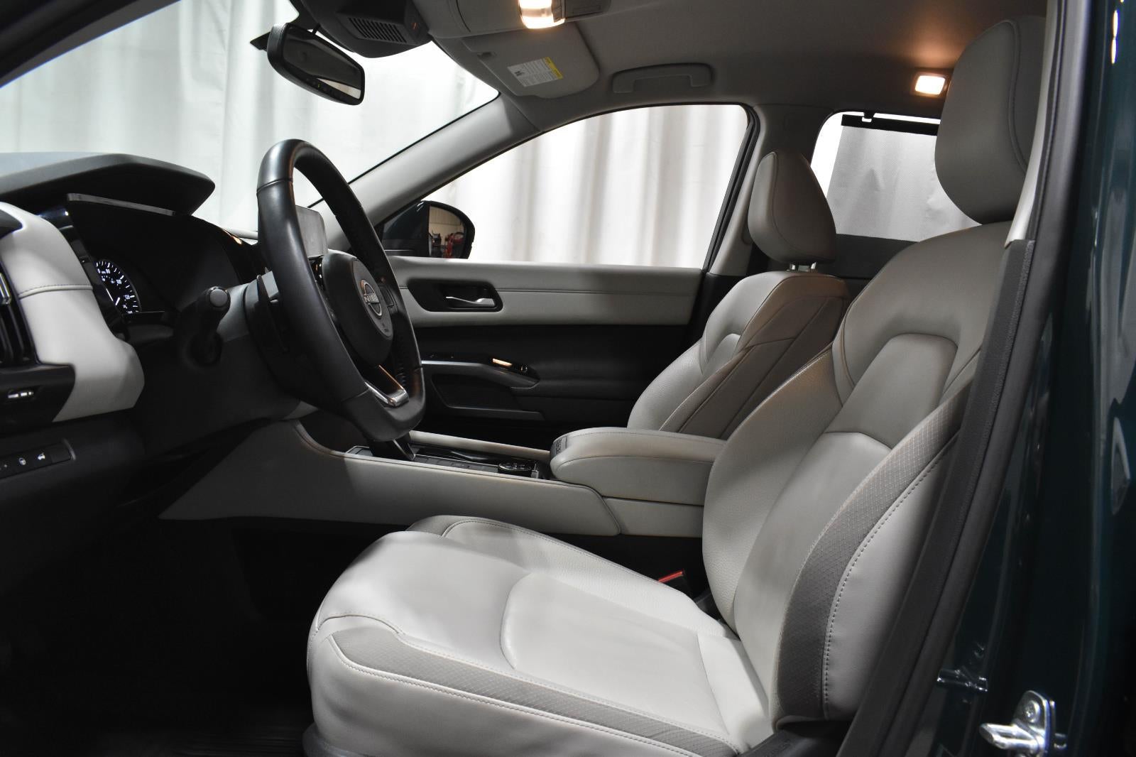 2022 Nissan Pathfinder SL 4WD