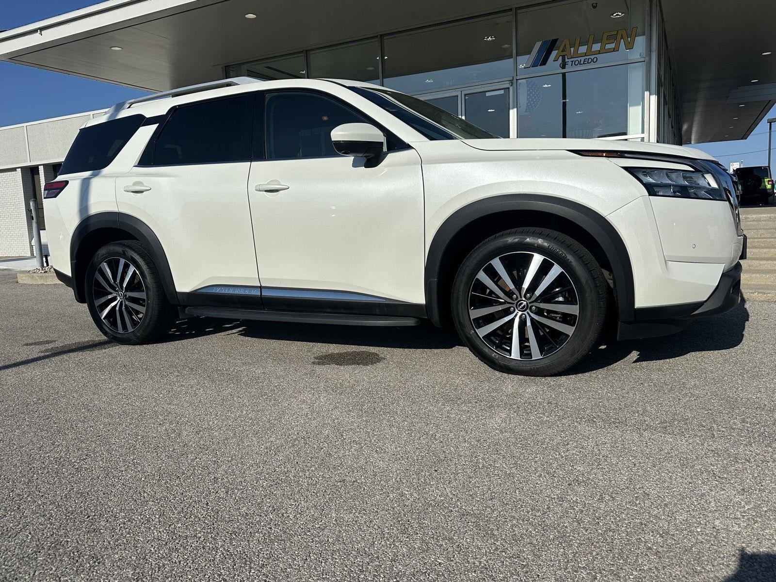 2023 Nissan Pathfinder Platinum 4WD
