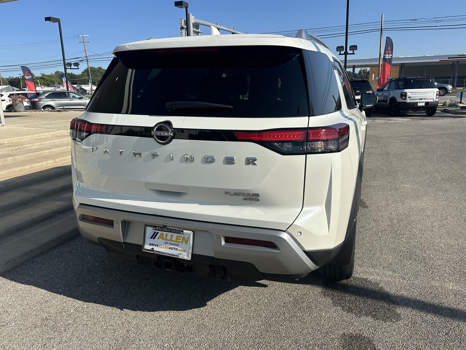 2023 Nissan Pathfinder Platinum 4WD