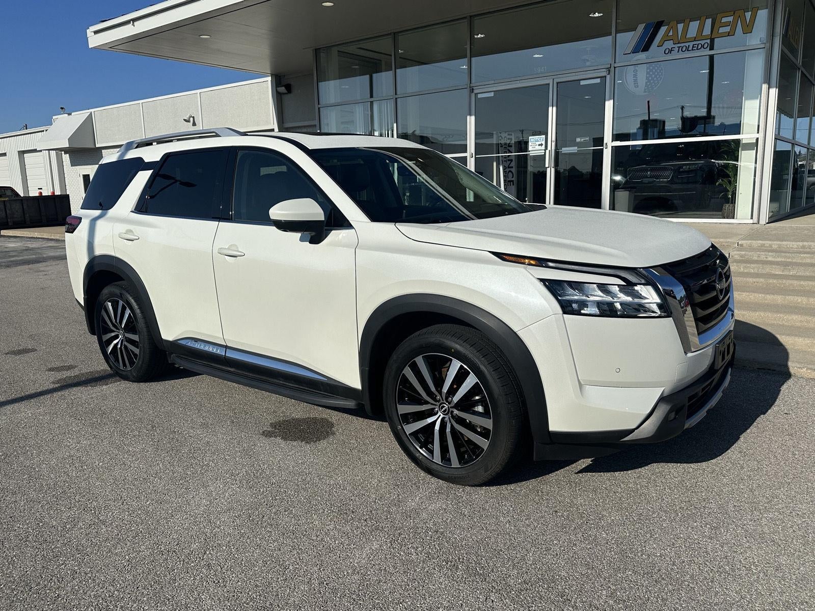 2023 Nissan Pathfinder Platinum 4WD