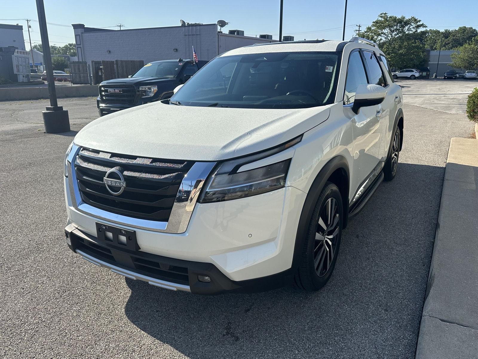 2023 Nissan Pathfinder Platinum 4WD