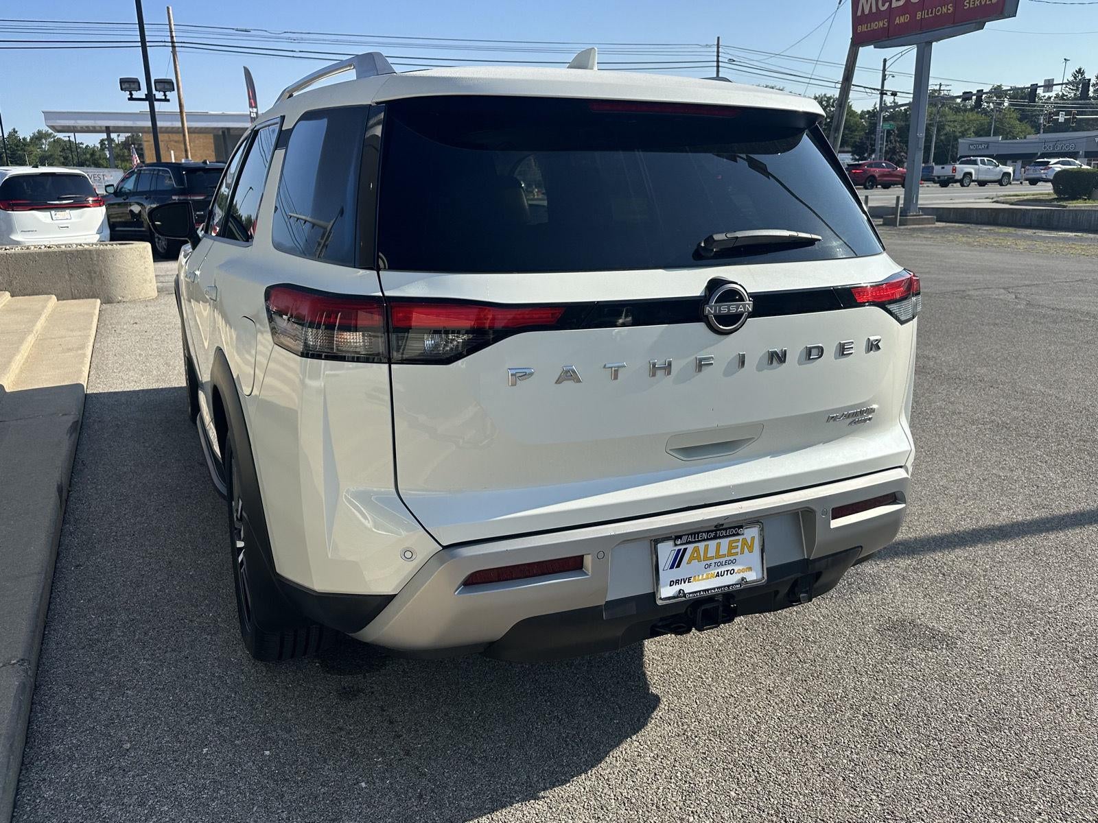2023 Nissan Pathfinder Platinum 4WD