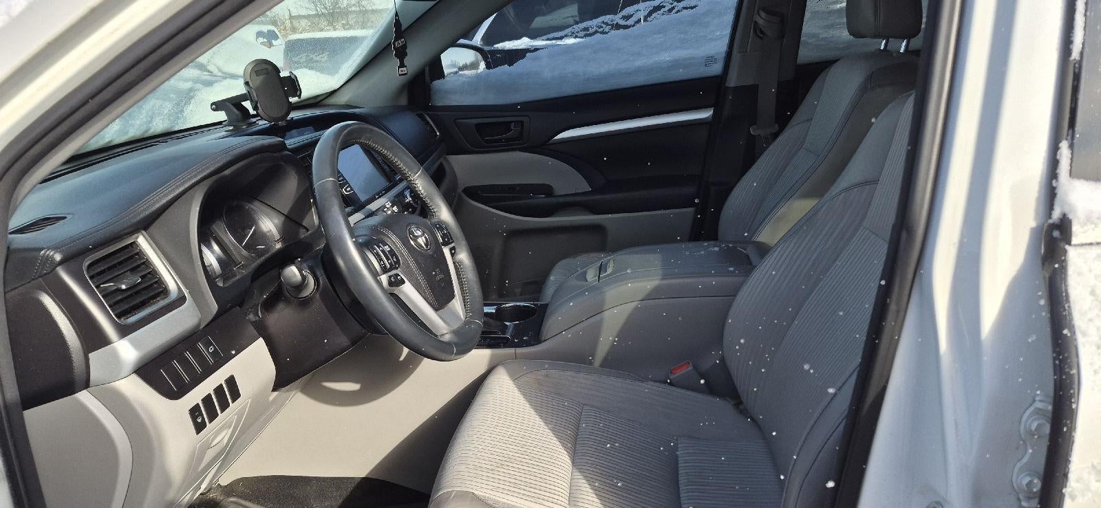 2016 Toyota Highlander LE Plus V6