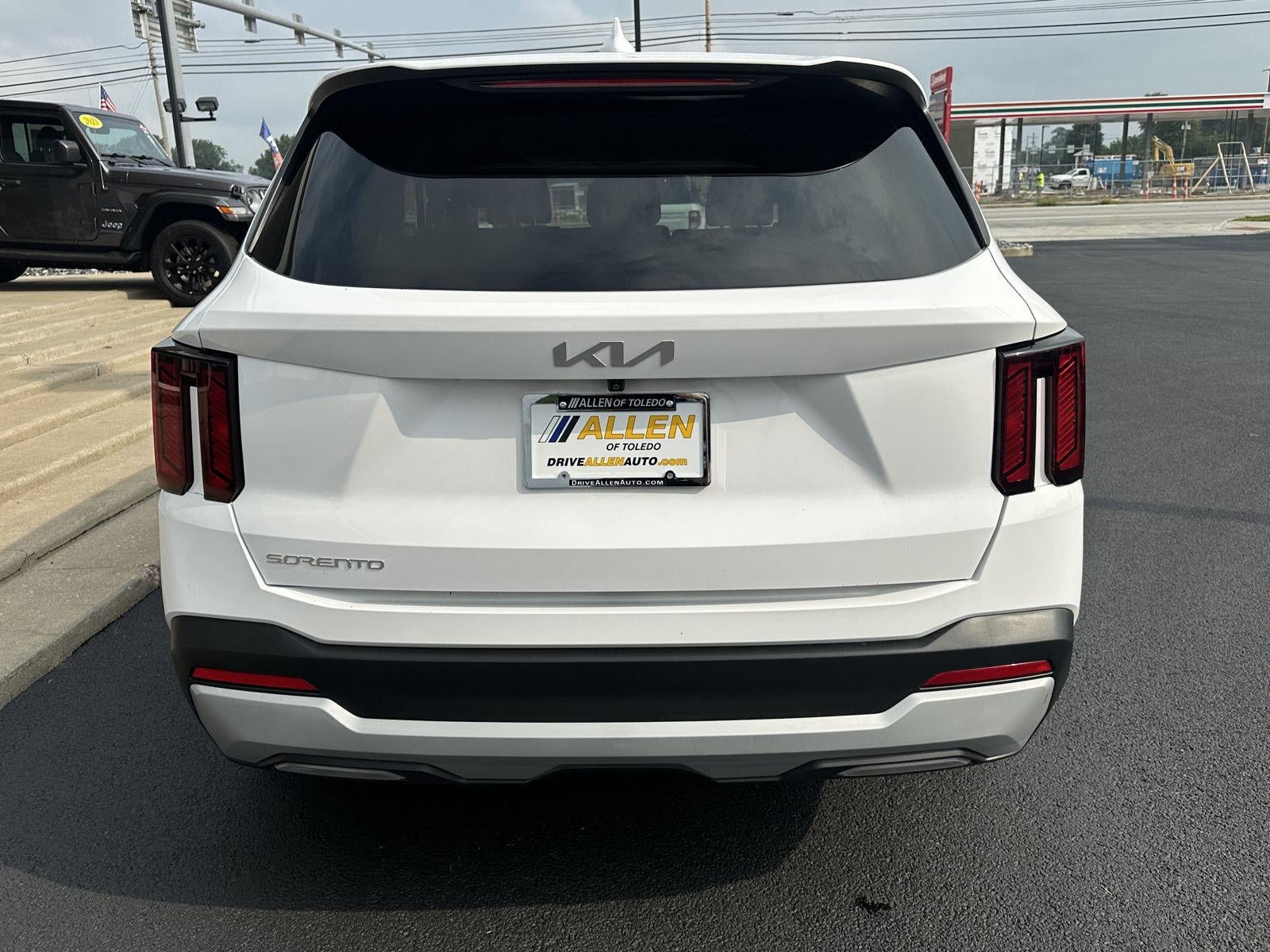 2025 Kia Sorento LX