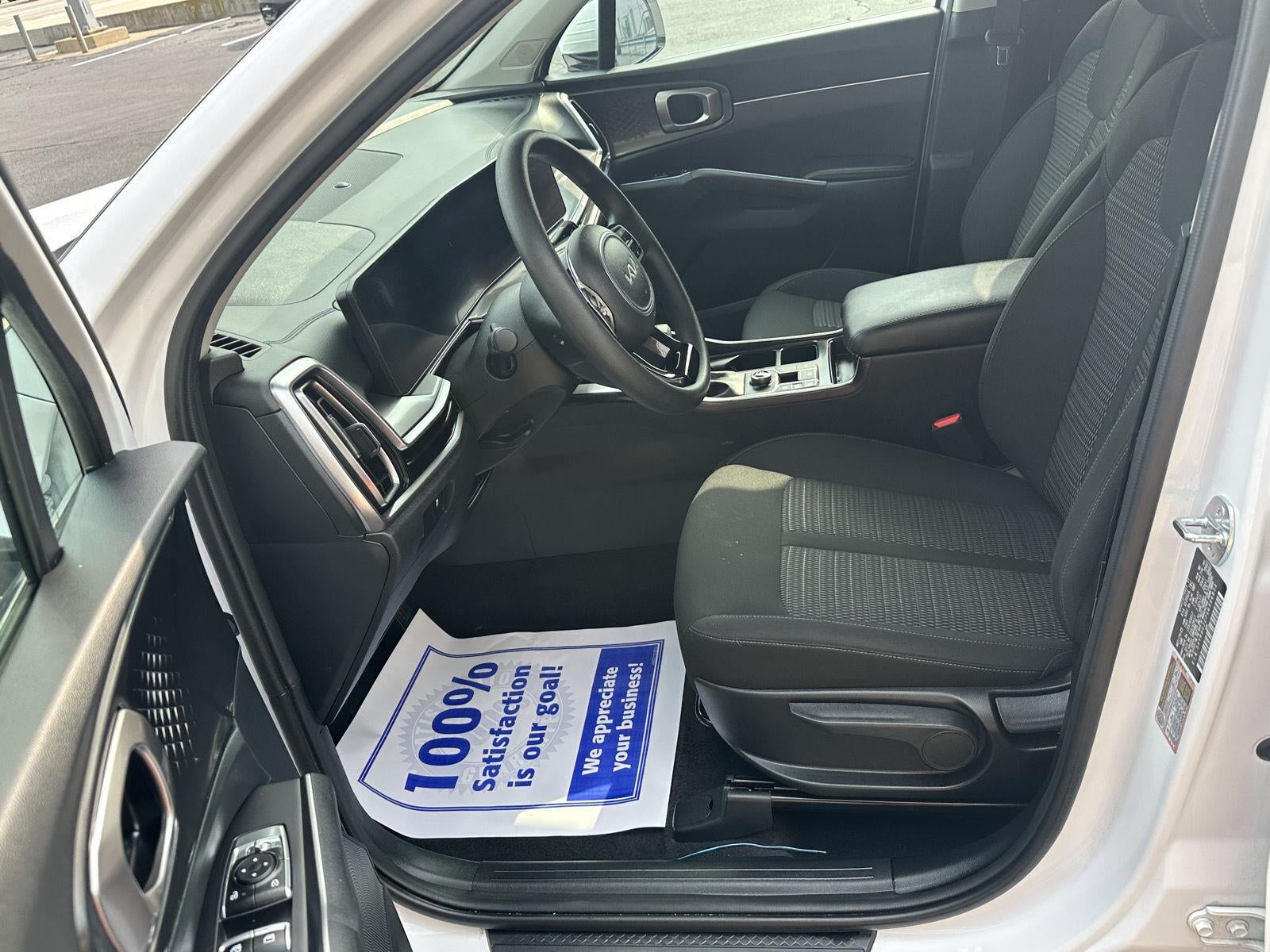 2025 Kia Sorento LX