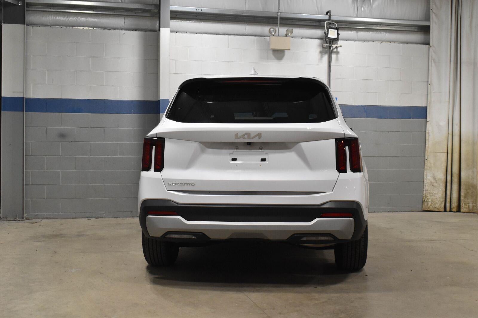 2025 Kia Sorento LX